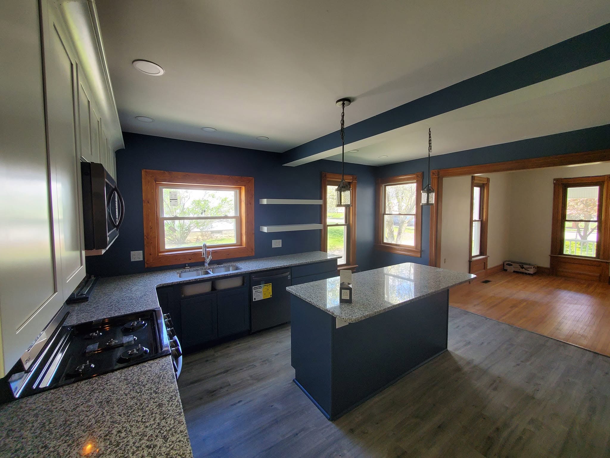 Navy kitchen — Bluffton
