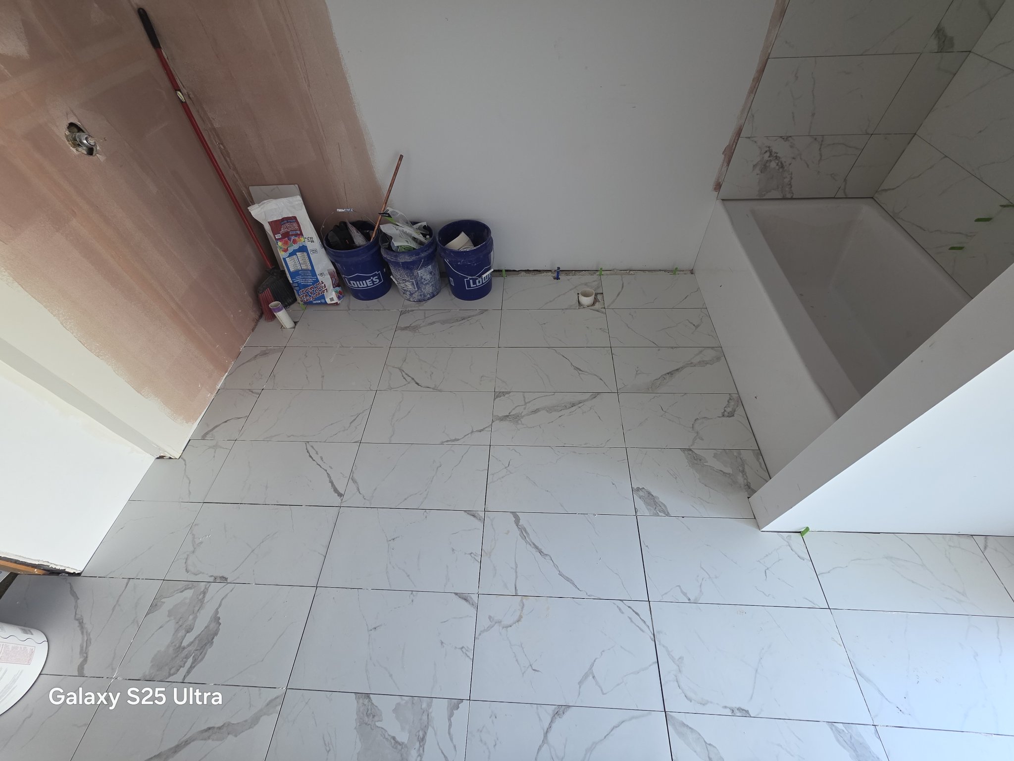 Marble tile bathroom — Tiffin